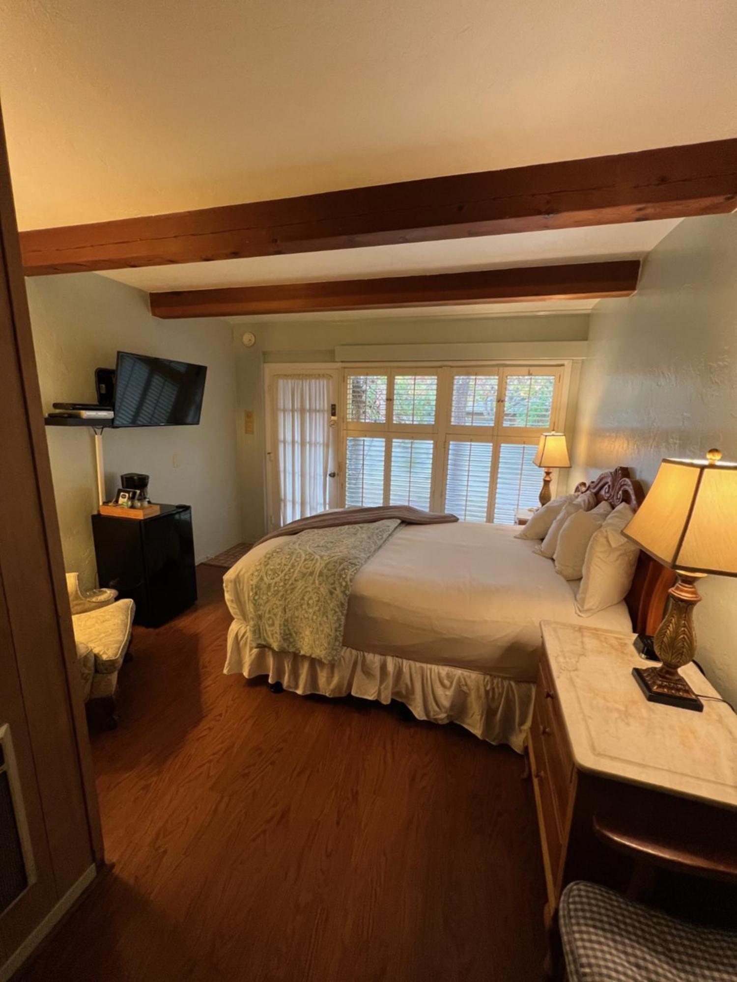 Carmel Garden Inn Eksteriør bilde