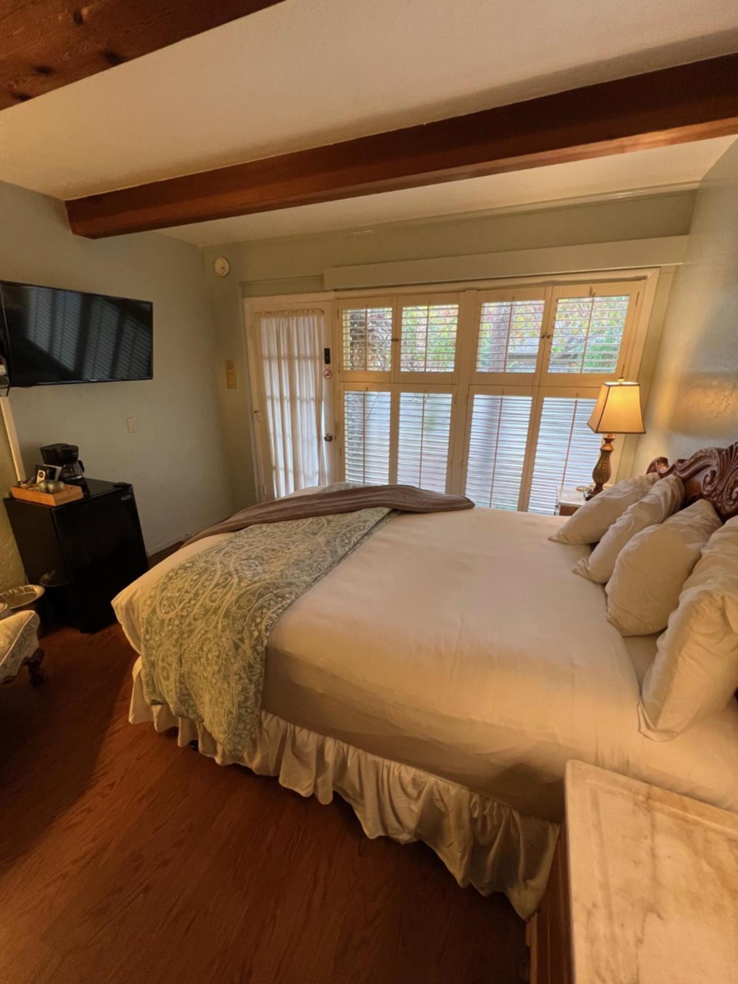 Carmel Garden Inn Eksteriør bilde